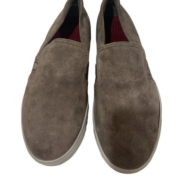 ✔️Munro Shoes Randie Suede Slip-On Sneaker Ash Gray - Women
9.5 - Picture 3 of 5